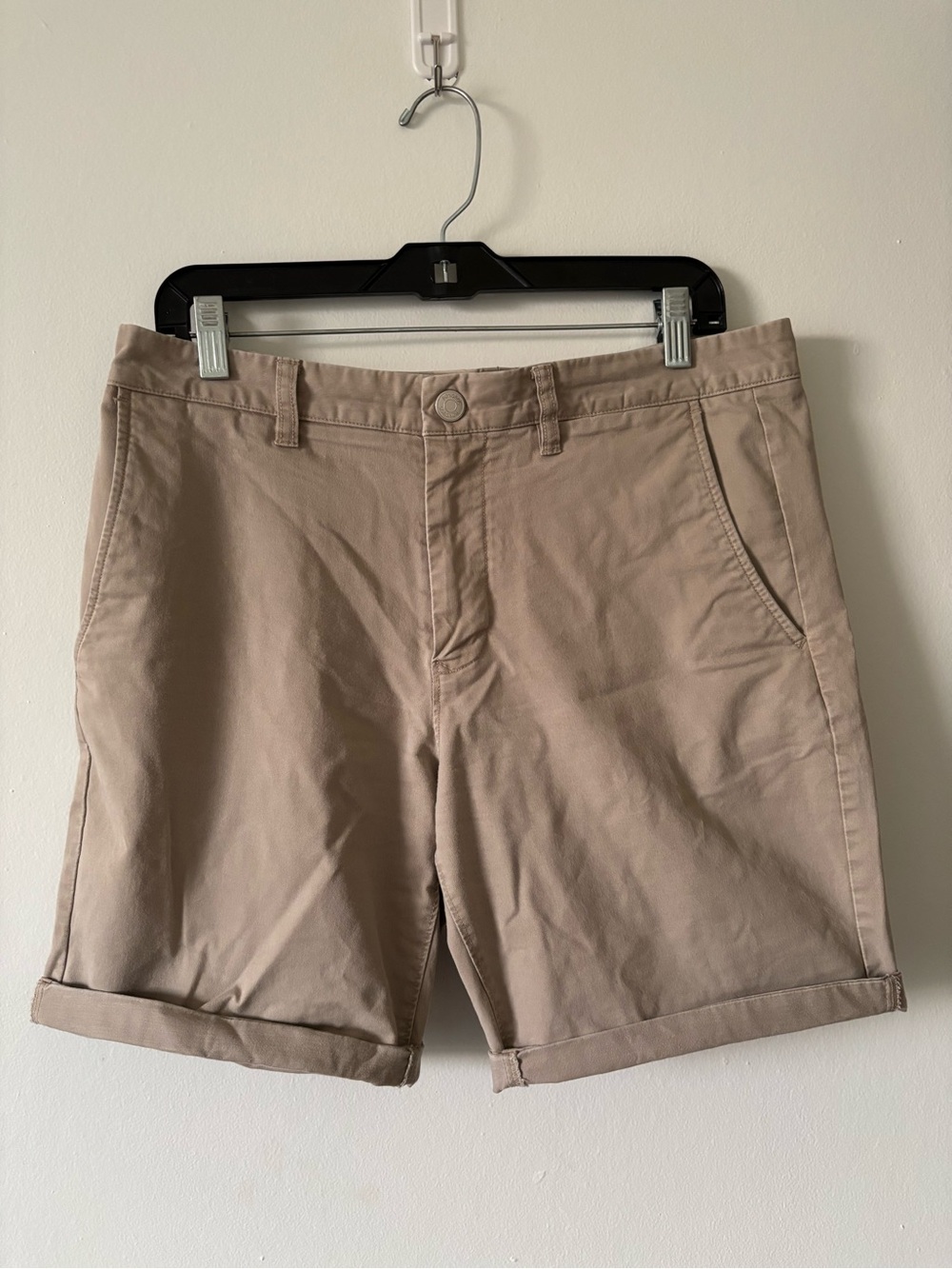 Bonobos Mens Light Taupe Flat-Front Chino Shorts